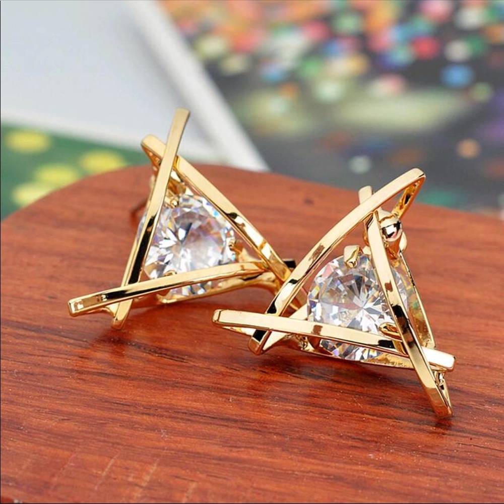 🔴 3/30$ Gold Earrings Triangle Cubic Knot